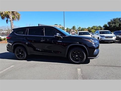 Used 2021 Toyota Highlander LE image 31