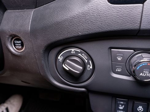 Used 2023 Nissan Frontier PRO-4X w/ Pro-4X Premium Package image 26