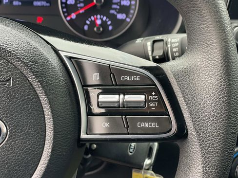 Used 2019 Kia Forte LXS image 9