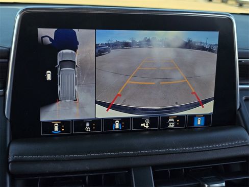 Used 2021 Chevrolet Suburban Z71 w/ Z71 Off-Road Package image 20