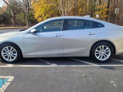 Used 2016 Chevrolet Malibu LT image 3
