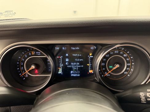 Used 2021 Jeep Wrangler Unlimited Sport image 18