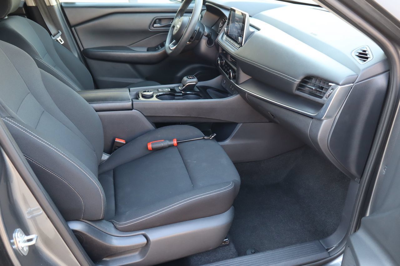 Used 2024 Nissan Rogue S AWD/4WD image 16