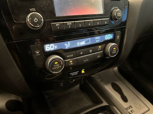 Used 2017 Nissan Rogue Sport SV AWD/4WD image 15