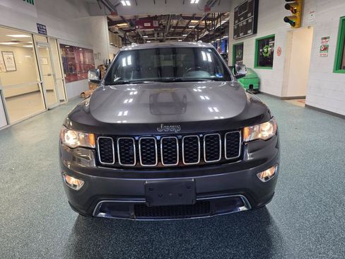 Used 2020 Jeep Grand Cherokee Limited AWD/4WD image 3