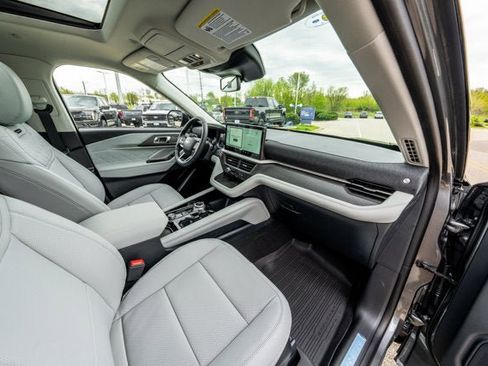 New 2026 Ford Explorer Platinum AWD/4WD image 24