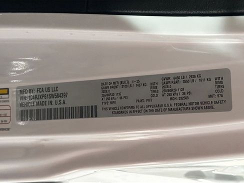 Used 2025 Jeep Wrangler Unlimited Sahara w/ Safety Group image 33