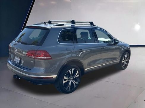 Used 2017 Volkswagen Touareg Wolfsburg Edition AWD/4WD image 2