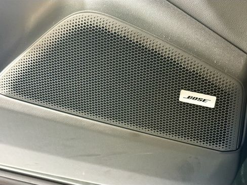 Certified 2025 Porsche Macan 4 Electric AWD/4WD image 23