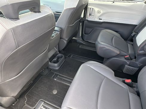 Used 2021 Toyota Sienna XSE image 24