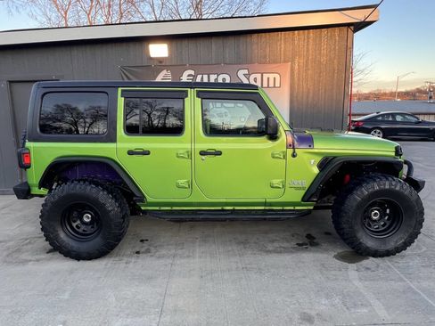 Used 2018 Jeep Wrangler Unlimited Sport S image 10