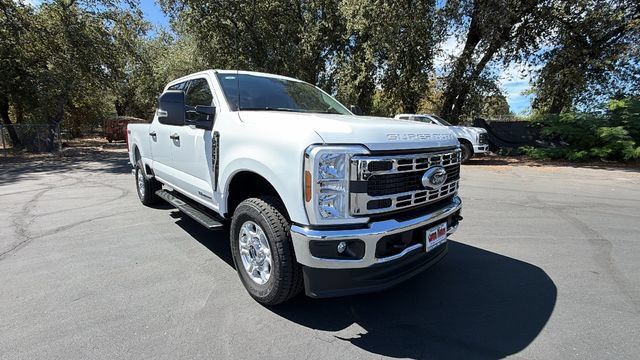New 2026 Ford F250 XLT w/ FX4 Off-Road Package AWD/4WD image 2