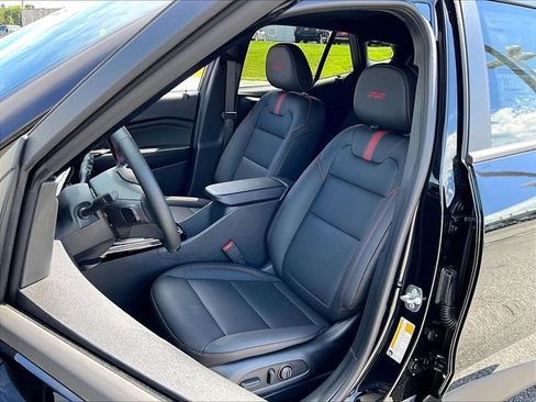 New 2026 Chevrolet Trax RS w/ Sunroof Package FWD image 10