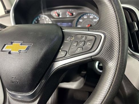 Used 2021 Chevrolet Equinox LS w/ LS Convenience Package image 18