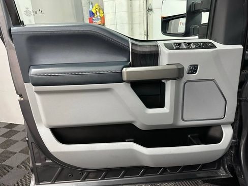 Used 2022 Ford F350 4x4 Crew Cab Super Duty image 17