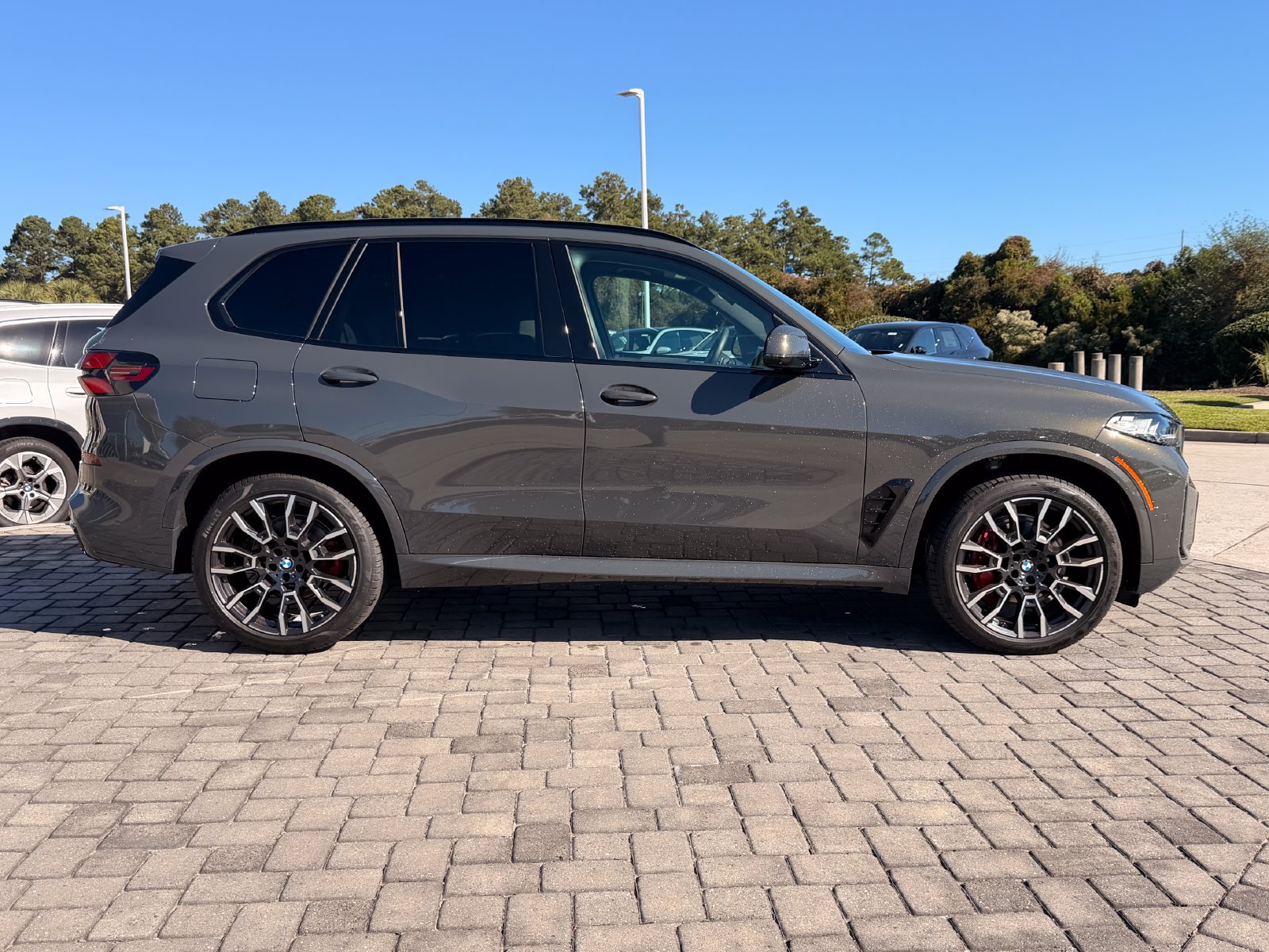 Used 2026 BMW X5 xDrive40i w/ M Sport Package AWD/4WD image 8