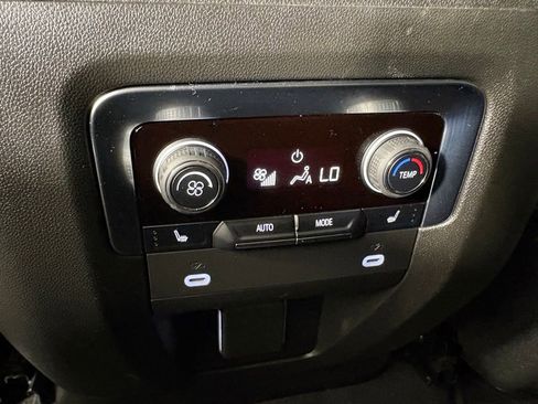 Used 2024 Chevrolet Suburban High Country AWD/4WD image 47