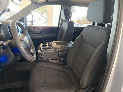 Used 2020 Chevrolet Silverado 2500 Custom w/ Custom Convenience Package image 20