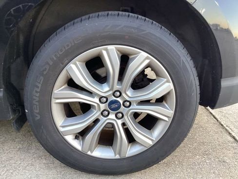 Used 2020 Ford Edge Titanium AWD/4WD image 6