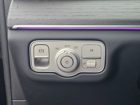 Used 2025 Mercedes-Benz GLE 350 4MATIC image 35