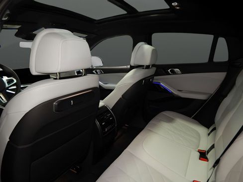 Used 2026 BMW X6 M60i image 31