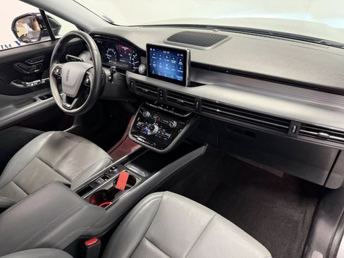 Used 2022 Lincoln Corsair FWD w/ Premium Package image 20