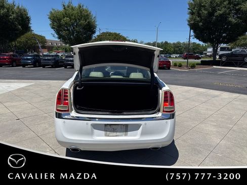 Used 2011 Chrysler 300 C w/ Sound Group RWD image 10