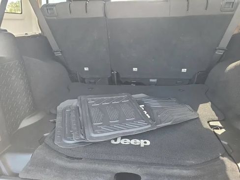 Used 2015 Jeep Wrangler Unlimited Sport w/ Quick Order Package 24S AWD/4WD image 9