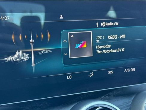 Used 2021 Mercedes-Benz C 300 Sedan image 23