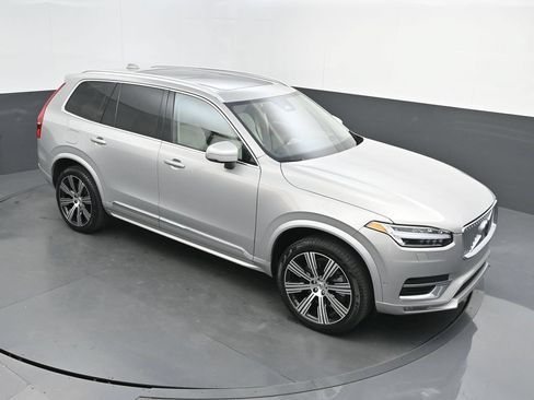 Certified 2025 Volvo XC90 B6 Ultra w/ Protection Package AWD/4WD image 29