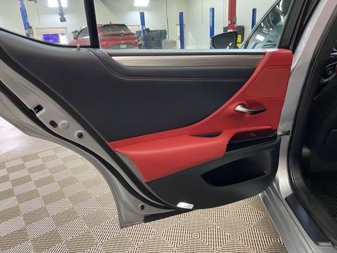 Used 2022 Lexus ES 300h F Sport image 36