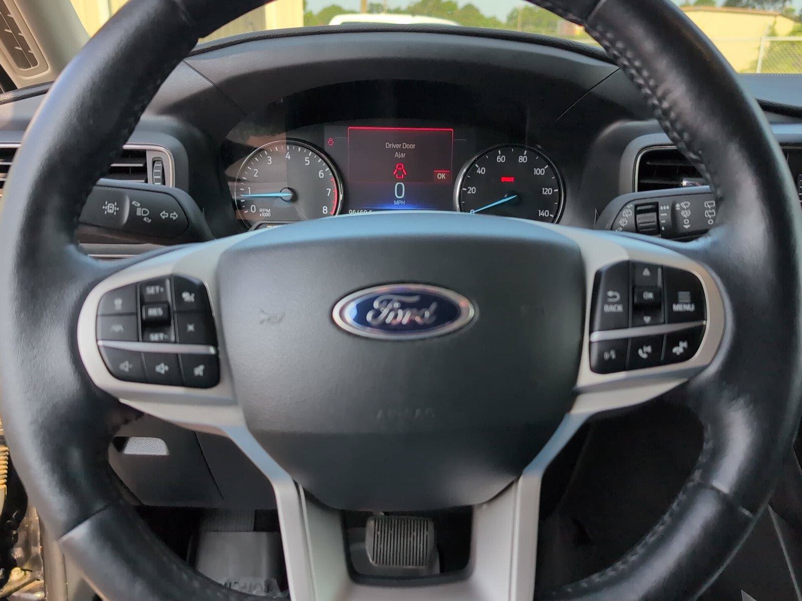 Used 2023 Ford Explorer Limited w/ Equipment Group 301A AWD/4WD image 25