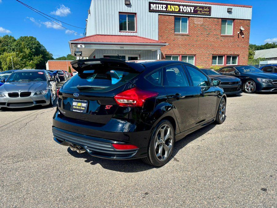 Used 2017 Ford Focus ST FWD image 6