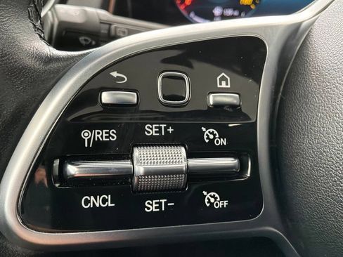Used 2023 Mercedes-Benz GLB 250 image 15