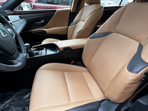 Certified 2023 Lexus ES 350 w/ Premium Package image 16