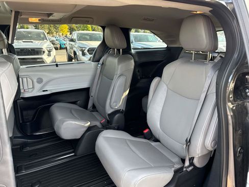 Used 2025 Toyota Sienna XLE w/ XLE Plus Package AWD/4WD image 14