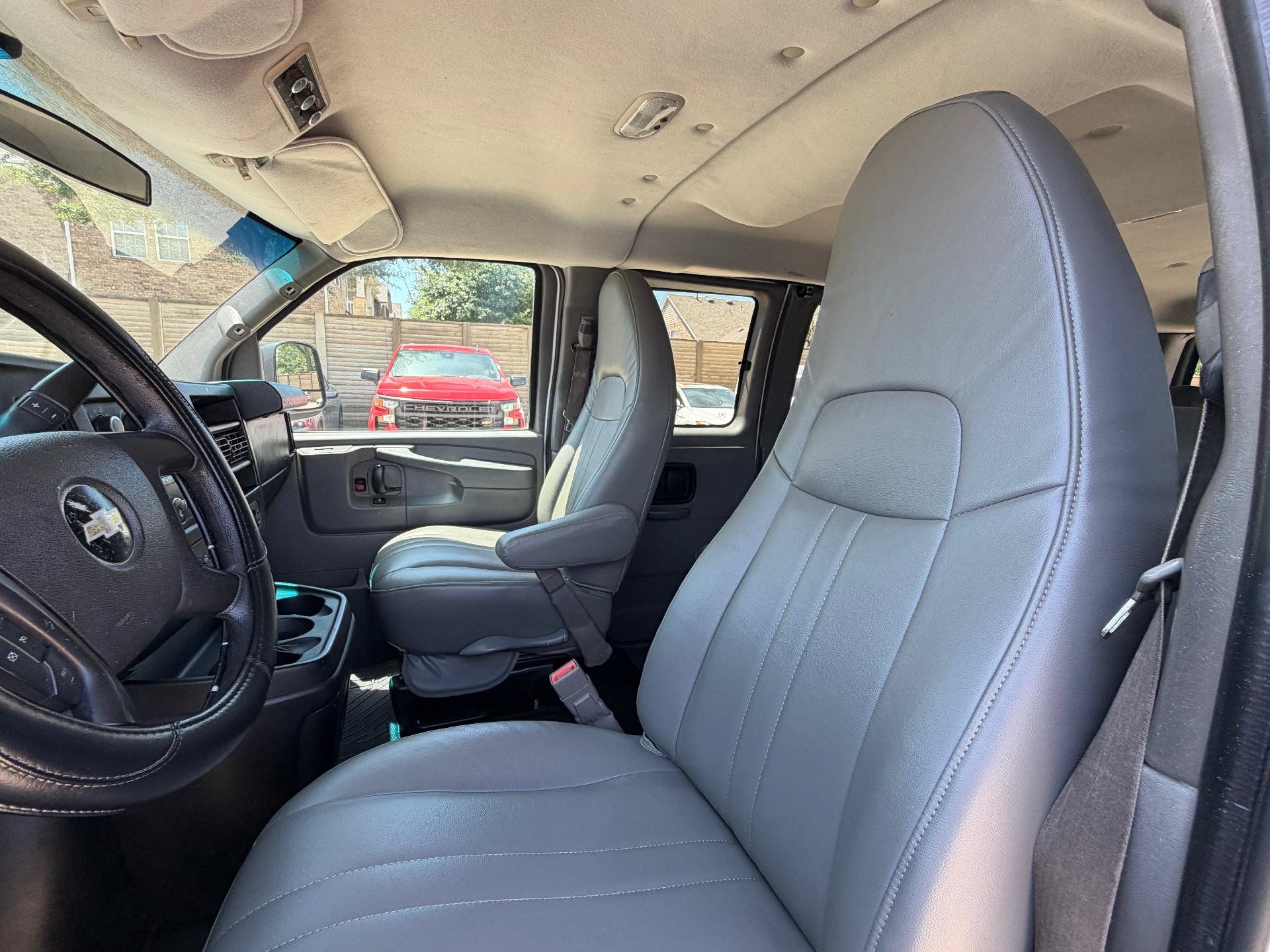 Used 2015 Chevrolet Express 2500 LT w/ LT Preferred Equipment Group RWD image 13
