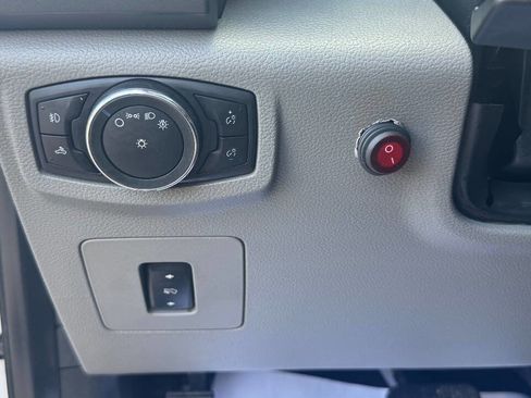 Used 2015 Ford F150 XLT w/ Equipment Group 302A Luxury image 14