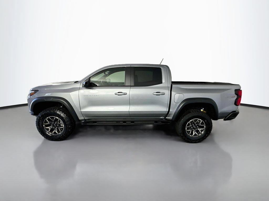 Used 2026 Chevrolet Colorado ZR2 w/ Technology Package AWD/4WD image 4
