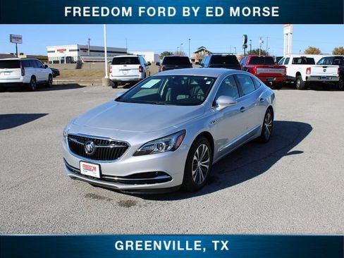 Used 2018 Buick LaCrosse Essence image 1