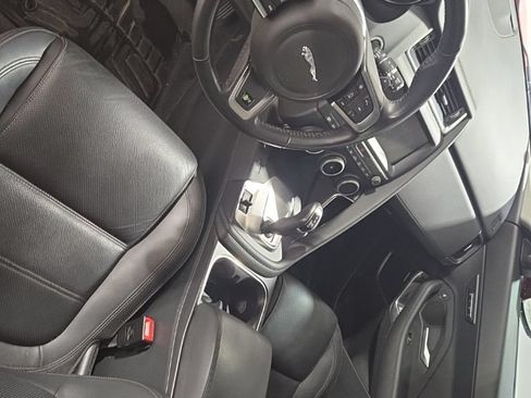 Used 2020 Jaguar E-PACE SE AWD/4WD image 19