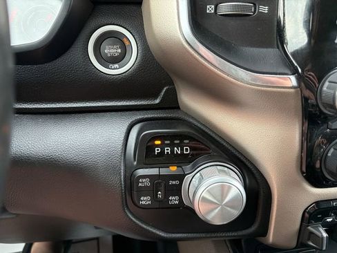 Used 2019 RAM 1500 Laramie AWD/4WD image 17