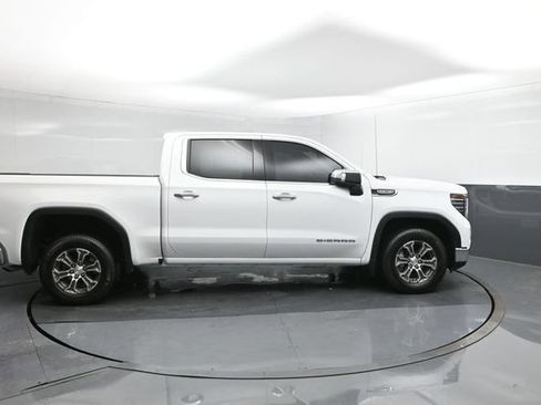 Used 2025 GMC Sierra 1500 SLT RWD image 11