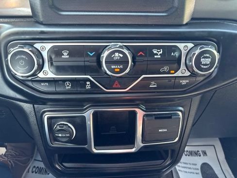 Used 2023 Jeep Wrangler Unlimited Sport AWD/4WD image 23