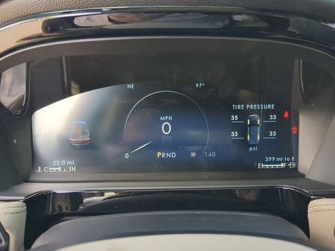 New 2026 Lincoln Corsair Premiere w/ Rear Removable Package Tray FWD image 14