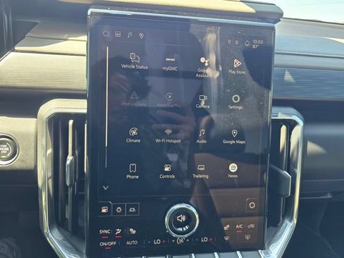 Used 2025 GMC Acadia Elevation w/ Elevation Premium Package FWD image 18