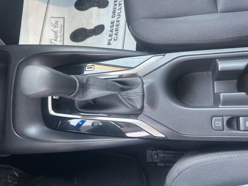 Used 2025 Toyota Corolla LE image 28