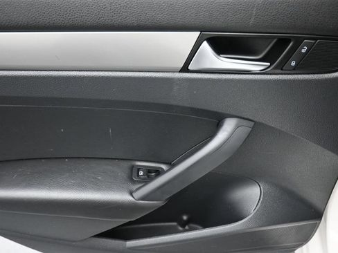Used 2012 Volkswagen Passat 2.5 S FWD image 26