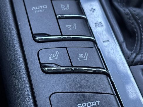 Used 2019 Porsche Macan image 33