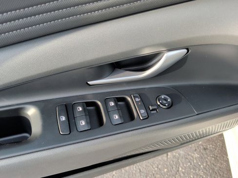 New 2026 Hyundai Elantra Limited image 32